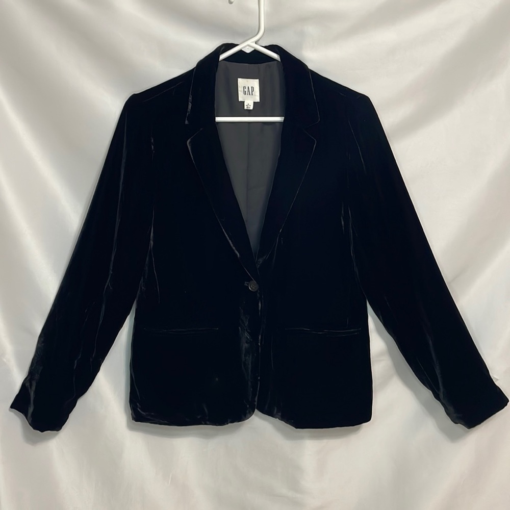 GAP Velvet Blazer Black In size 6 Petite